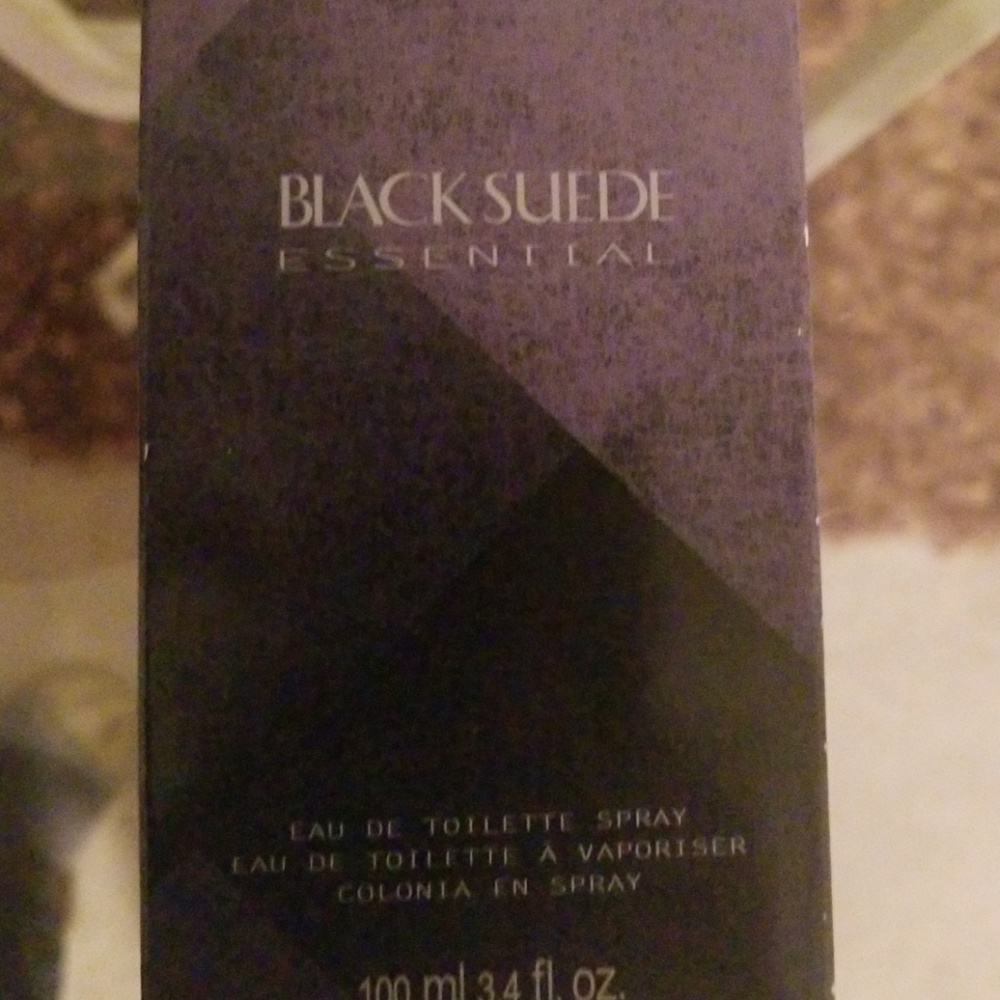 Black Sude Essential